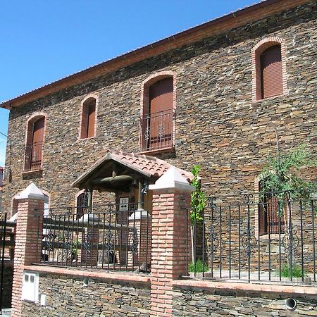 Casa Rural Peña Falcón Torrejón el Rubio Exterior foto