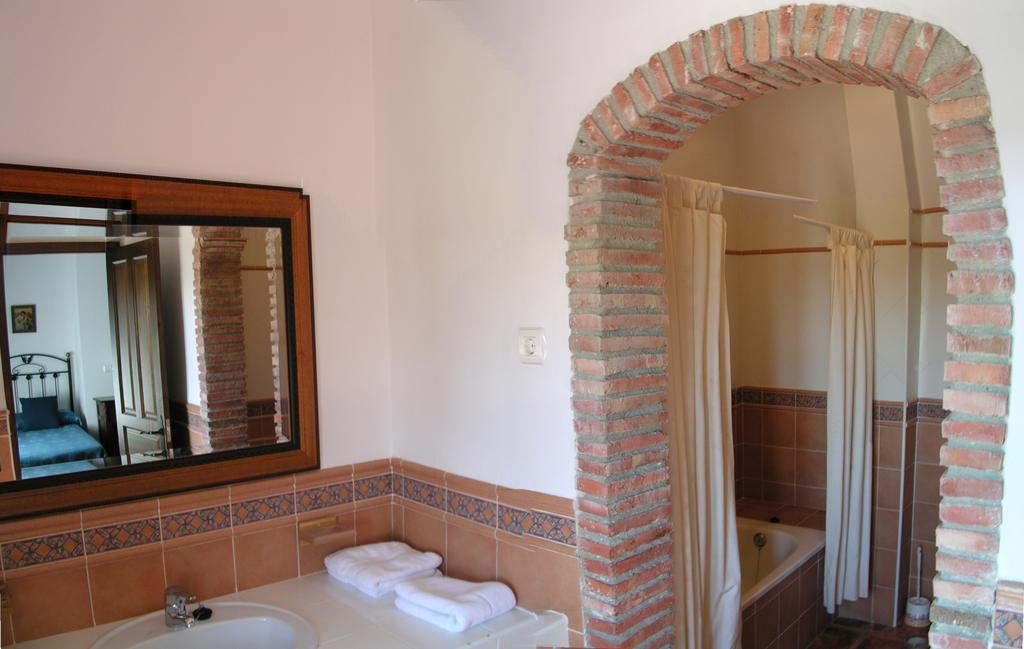Casa Rural Peña Falcón Torrejón el Rubio Exterior foto