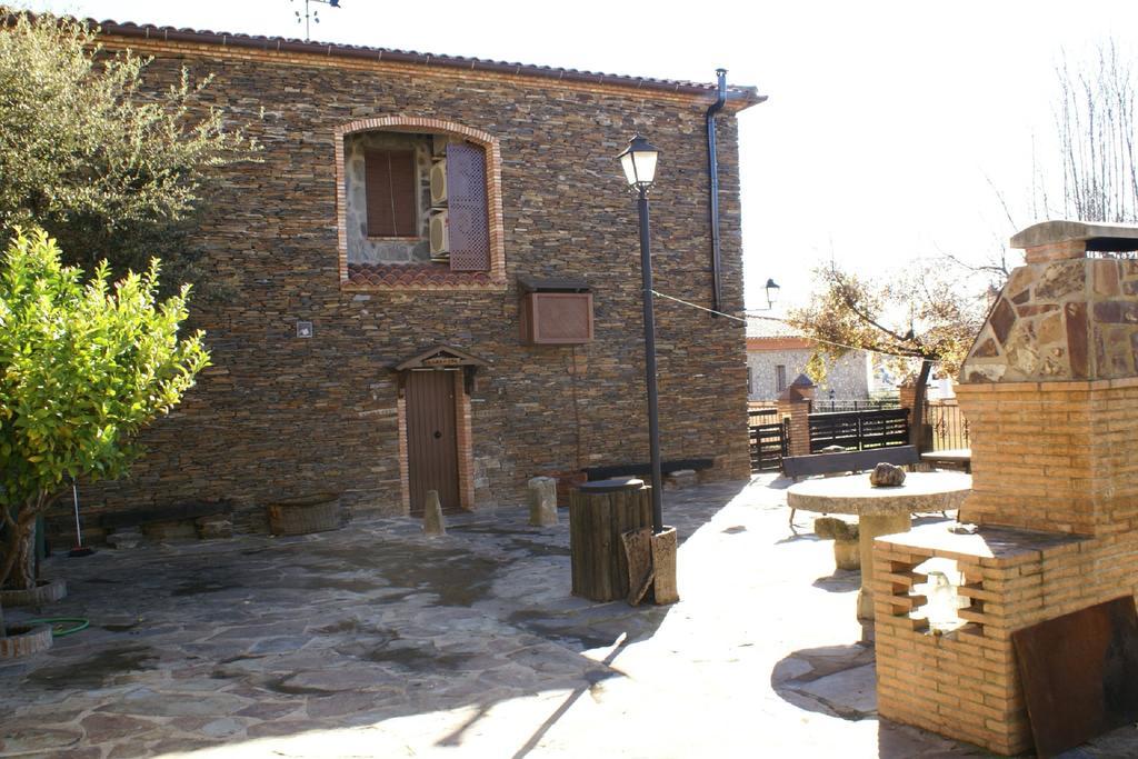 Casa Rural Peña Falcón Torrejón el Rubio Exterior foto