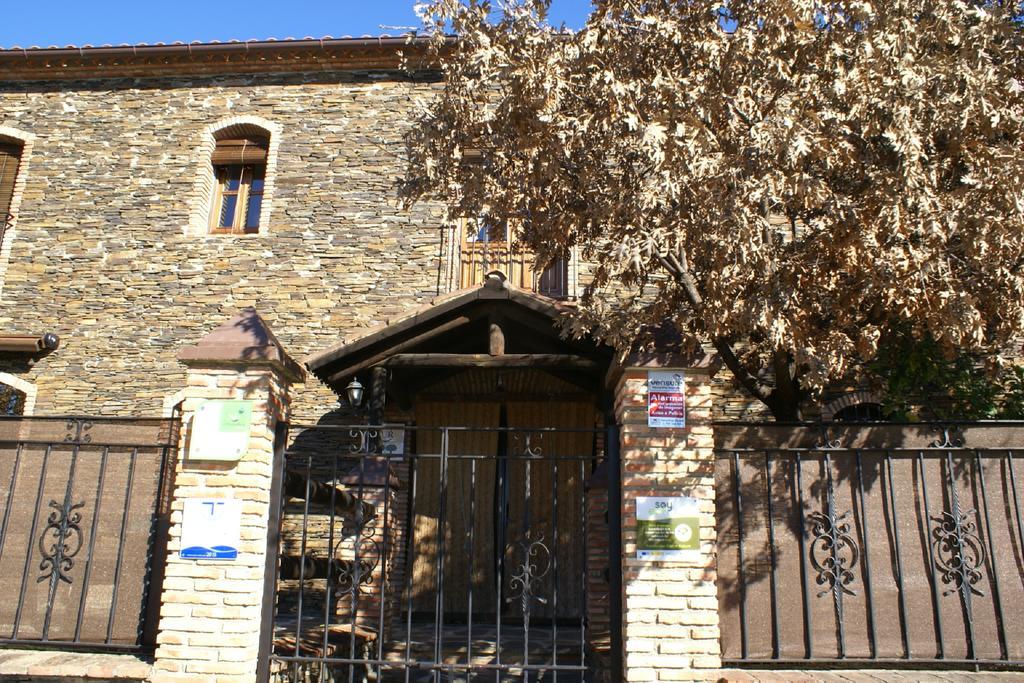 Casa Rural Peña Falcón Torrejón el Rubio Exterior foto