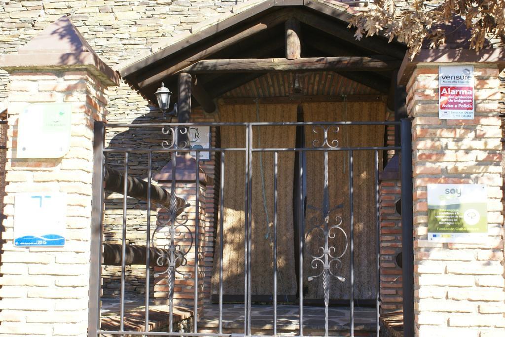 Casa Rural Peña Falcón Torrejón el Rubio Exterior foto