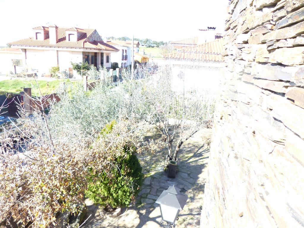 Casa Rural Peña Falcón Torrejón el Rubio Exterior foto