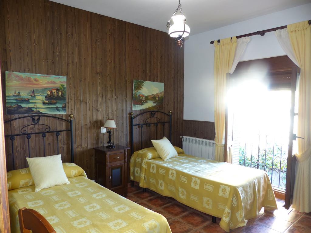 Casa Rural Peña Falcón Torrejón el Rubio Exterior foto