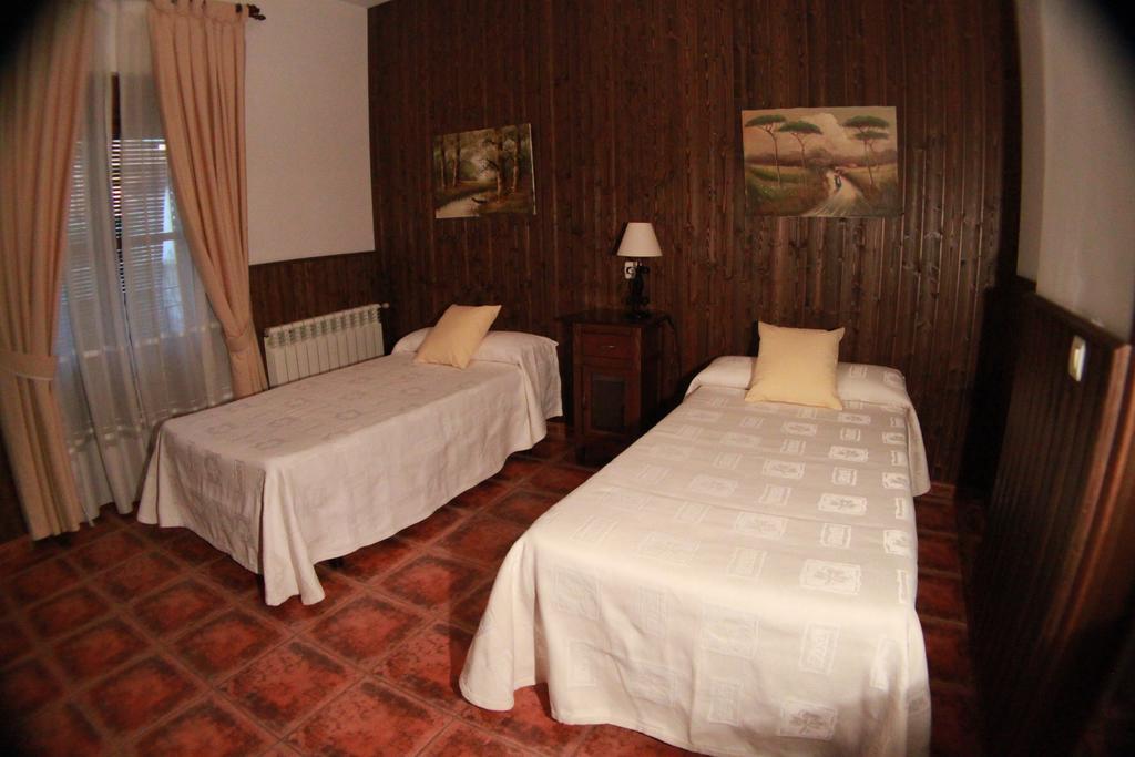 Casa Rural Peña Falcón Torrejón el Rubio Exterior foto