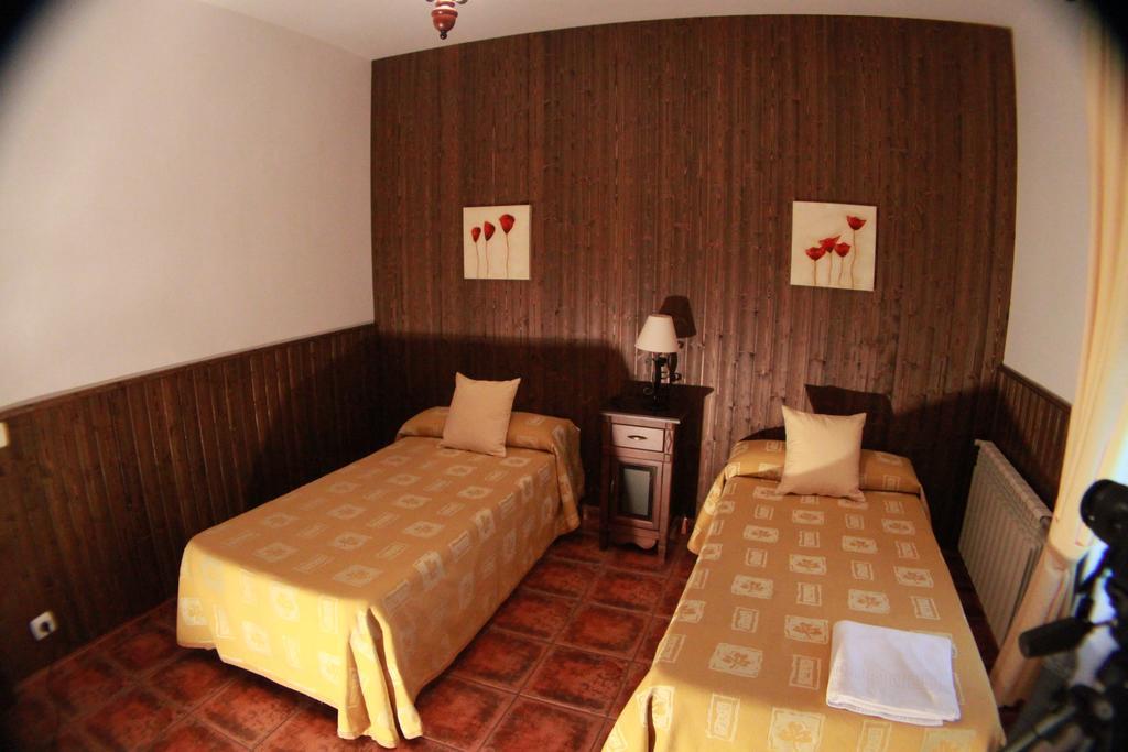 Casa Rural Peña Falcón Torrejón el Rubio Exterior foto